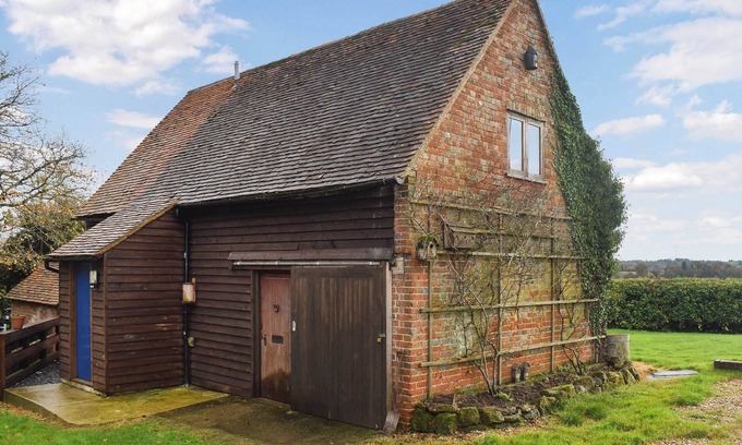 Cowbeech Cottage | 1 bedroom accommodation in Battle