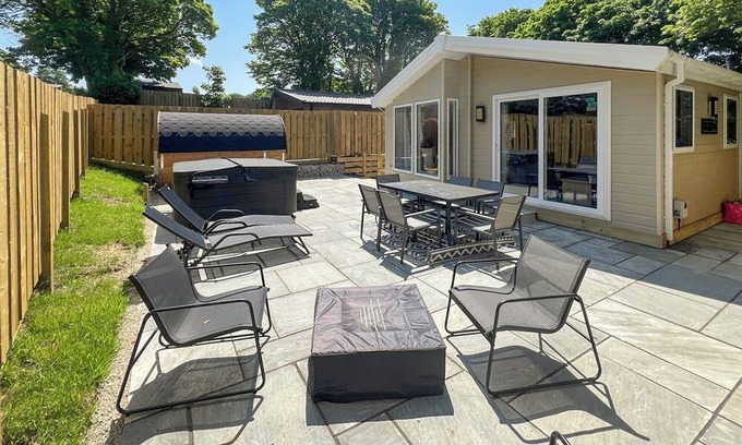 Leedstown Ski Chalet | 1 bedroom accommodation in Hayle