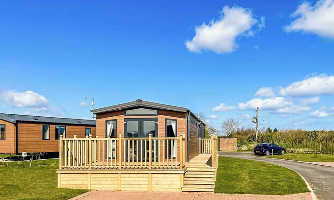 Tunstall Ski Chalet | 1 bedroom accommodation in Tunstall, Nr Hull