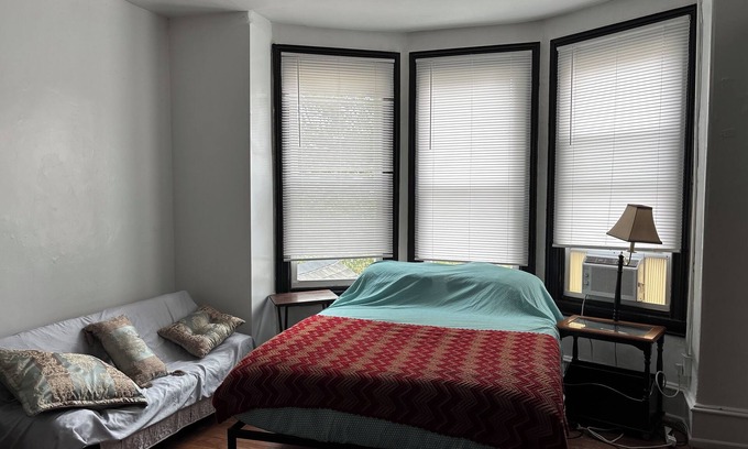 Glenwood Apartment | 1 bedroom apartment across from Temple Hospital