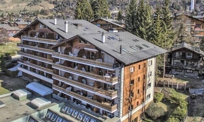 Verbier Apartment | 1 Bedroom apartment * - 2nd floor – next to the Place Centrale, shops and bus stops – entrance wit