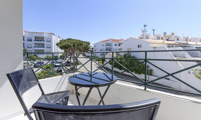 Vale de Carro Apartment | 1 bedroom apartment 800 meters from the beach