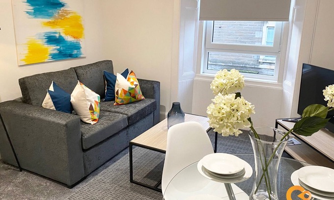 Glenisla Apartment | 1 Bedroom Apartment by Central Serviced Aaprtments