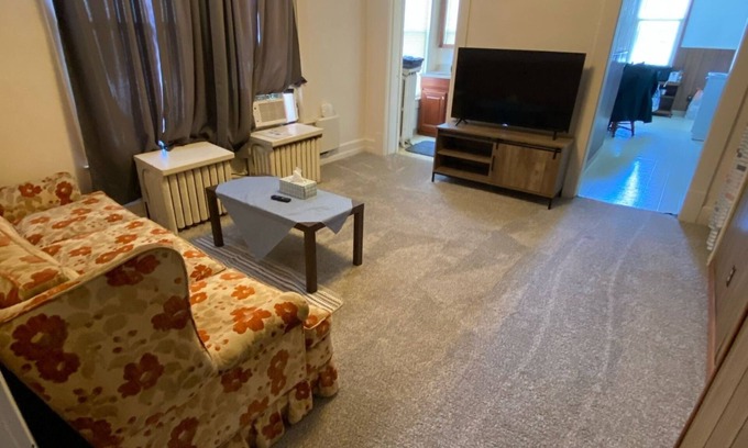 Robinson Apartment | 1 Bedroom Apartment Near Marathon and Hershey