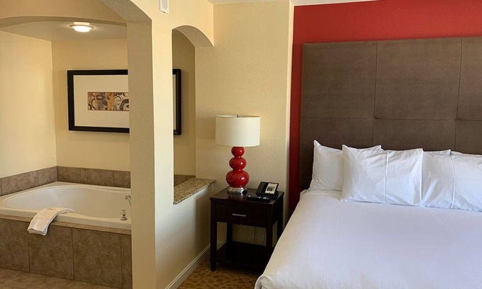 Enterprise Resort | 1 Bedroom Condo minutes away from Allegiant Stadium