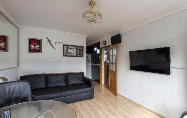 Hoxton West Apartment | 1 Bedroom Flat Close to City with Free Parking Arrangement