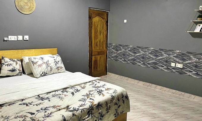 Tamale House | 1 Bedroom House Sleeps 2 - Free Parking - WiFi