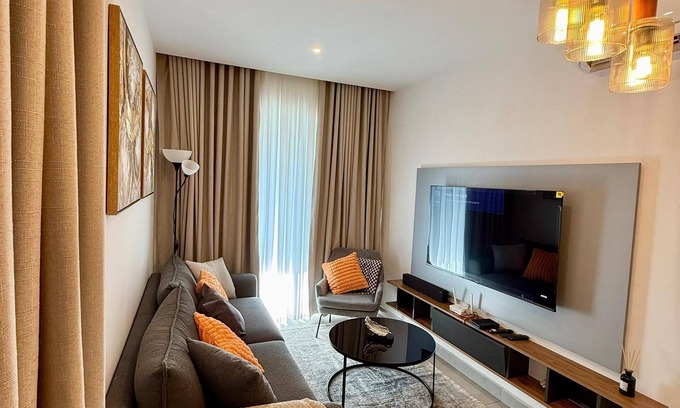 Roman Ridge Apartment | 1-Bedroom Pool View Unit @Nova