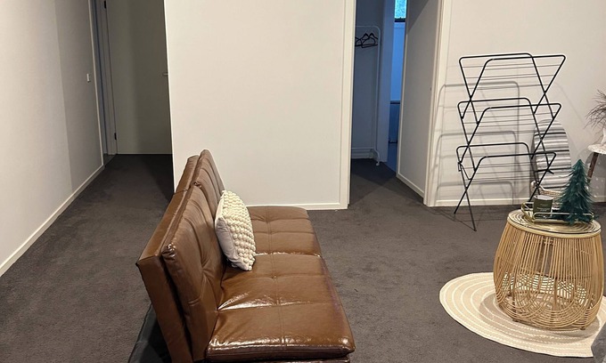Cranbourne East Apartment | 1 bedroom studio apartment in Clyde North with WiFi