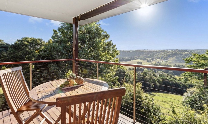 Clunes Villa | 1 bedroom Villa with large spa bath and stunning rural views.