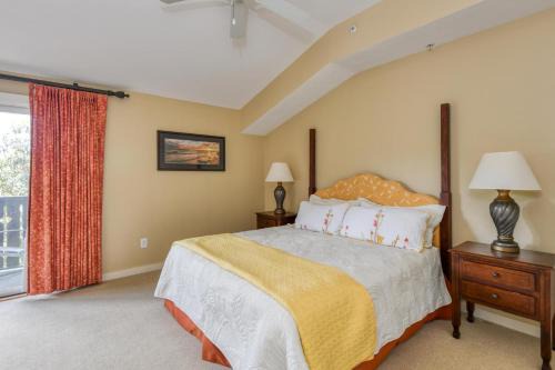 St. Augustine House | 1 bedroom with walk-in shower balcony resort pool & hot tub 6304-1