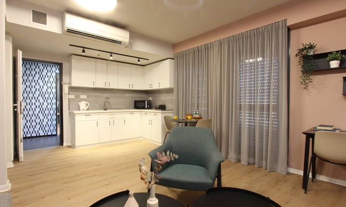 Tel Aviv Apartment | 1 BR Apt TLV TAU by Sea N' Rent