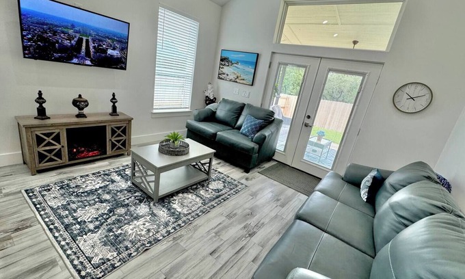 Cross Mountain House | #1 Entire Townhome in San Antonio