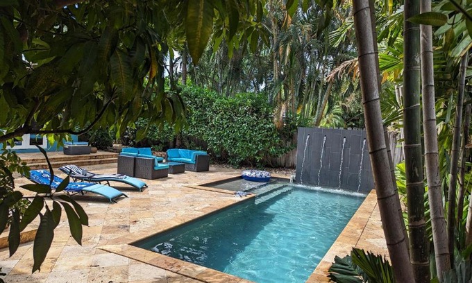 Poinsettia Heights House | #1 Fort Lauderdale House - Heated Salt Water Pool - Private Oasis-Updated Gorgeous 3BR 3BA - Las Olas