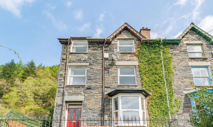 Corris Apartment | 1 Isygraig