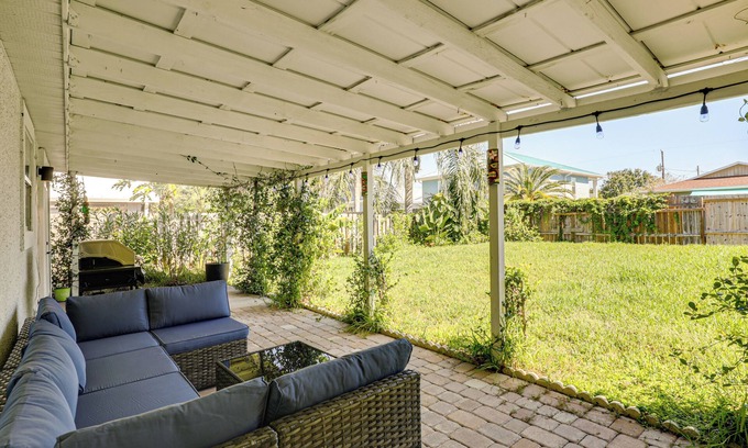 Butler Beach House | < 1 Mi to Butler Beach! Home w/Backyard Oasis