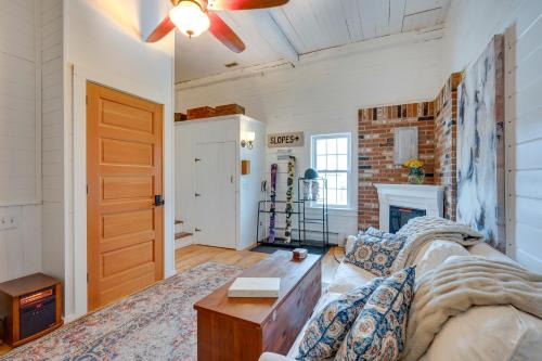 North Conway Apartment | 1 Mi to Cranmore Mountain Charming Conway Apt!