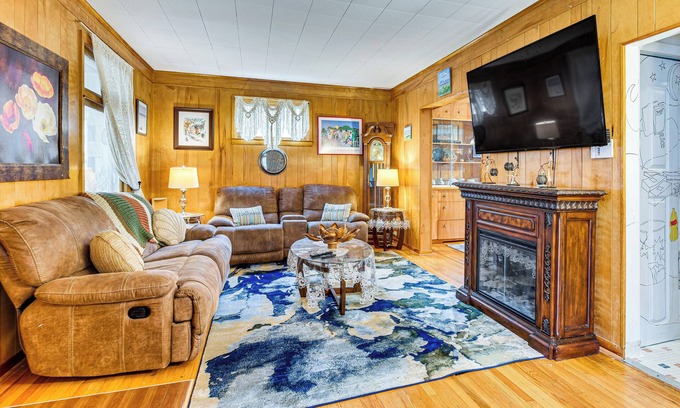 Binghamton House | 1 Mi to Dtwn: Colorful Binghamton Home