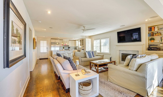 Fayetteville House | 1 Mi to Dtwn Fayetteville: Home w/Fenced Yard