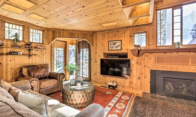 Upper Kingsbury House | < 1 Mi to Heavenly Lifts: Tahoe Area Townhome!