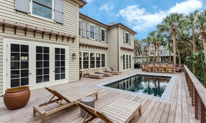 Vanderhorst Plantation House | 1 Nicklaus: 7BR Home, Private Pool, Golf & Lagoon Views, Beach Gear/Bike Credit
