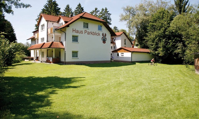 Bad Duerrheim Apartment | 1-room apartment approx. 40m² - park view at the spa