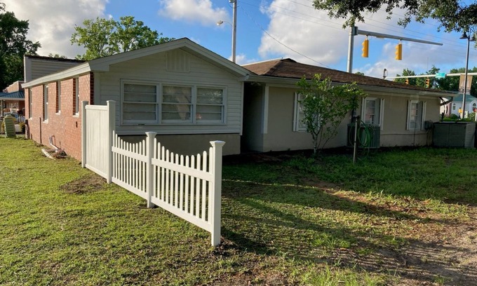 Shallotte House | 1 Room on Main Street w/kitchenette- Main Street , Shallotte between HB and OIB