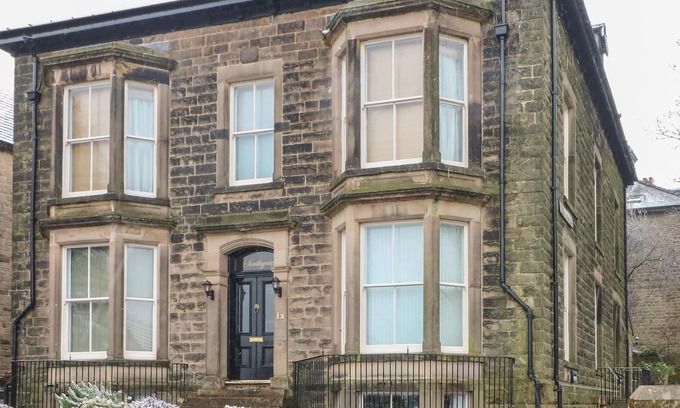 Buxton Apartment | 1 SOUTHGATE, family friendly, luxury holiday cottage in Buxton