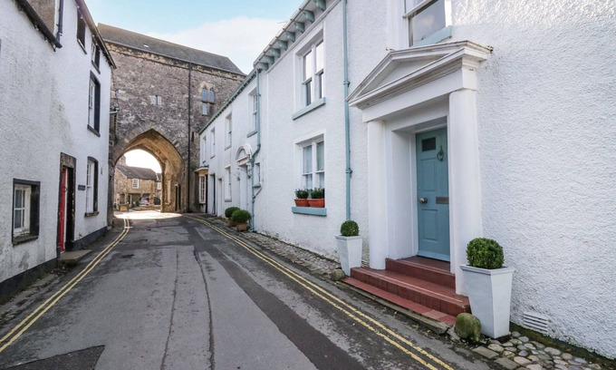 Cartmel Cottage | 1 TOWER HOUSE, pet friendly in Cartmel