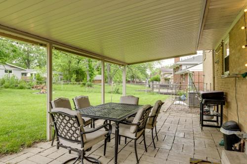 Finneytown House | 10 Mi to Dtwn Cincinnati Home with Patio and Yard!