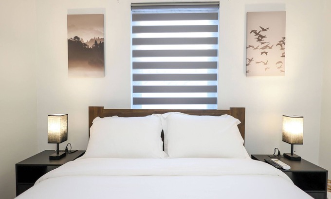 West Little Havana House | 10 min from MIA - Guest suite w/FREE parking in Quiet Neighborhood