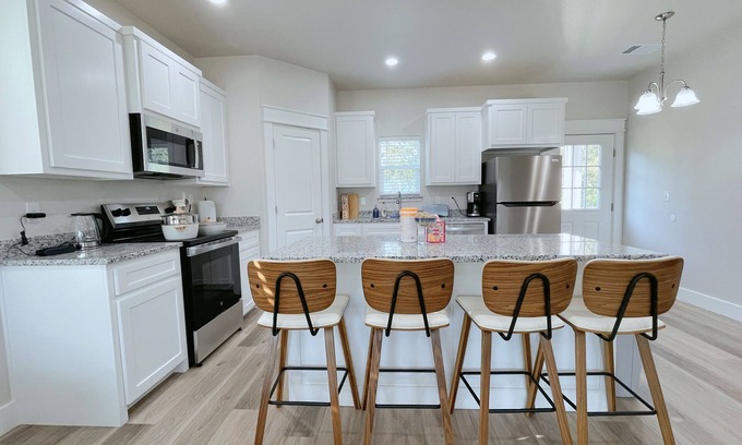 Durant House | 10 min to Casino, 2b/1b cozy new home in 2025