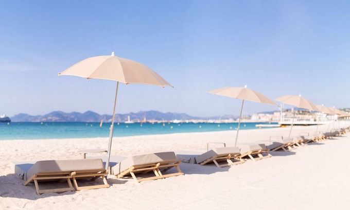 Saint-Jean House | 10 minutes from the Croisette Superb garden level with individual swimming pool