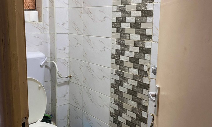 Nairobi West Apartment | 10 minutes drive to nairobi city, quite, privacy , study table available