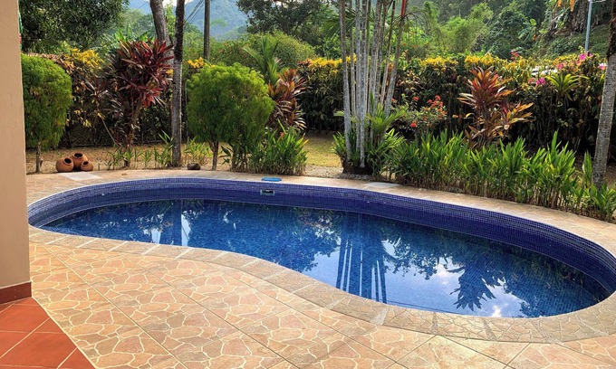 Jaco House | 10 minutes to the beach! Private home with lush jungle surroundings & pool.