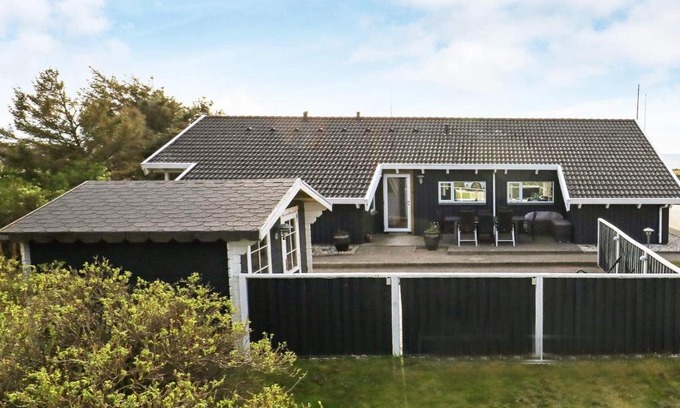 Grønhøj House | 10 person holiday home in Løkken-By Traum