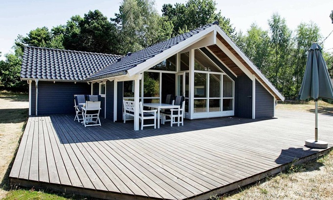 Hoeve Strand House | 10 person holiday home in Vig
