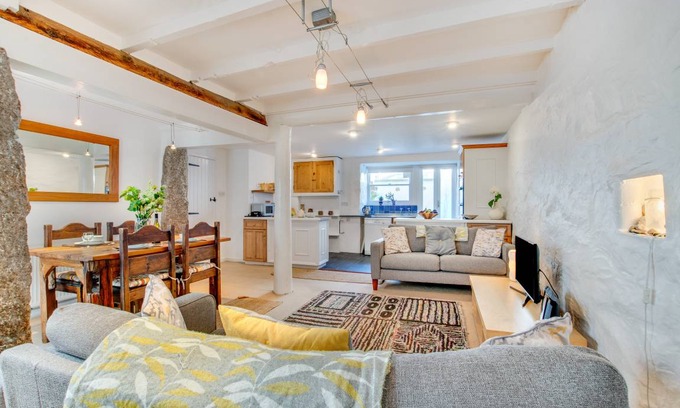 St Ives Cottage | 10 Porthmeor Square Apartment