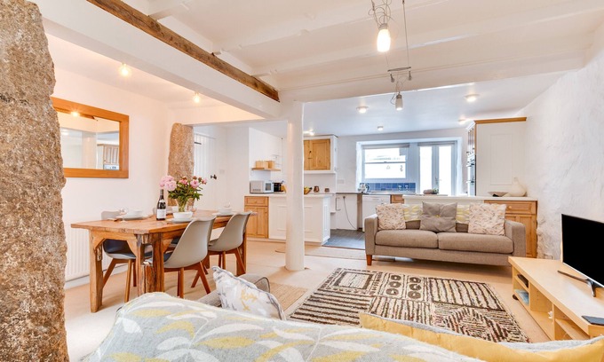 St Ives Apartment | 10 Porthmeor Square Apartment