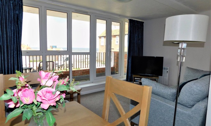 Sheringham Apartment | 10 Vista Court - Amazing panoramic views towards the town and sea from this first floor apartment