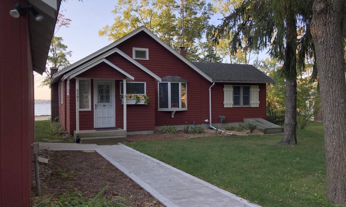 Bear Lake Cottage | 100 ft lakefront on Bear Lake, close to Crystal Mountain and Arcadia Bluffs