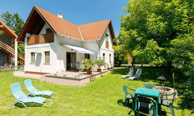 Balatonakali Other | 100 m² Accommodation ∙ 3 bedrooms ∙ 8 guests