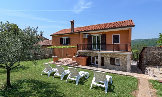 Martinski House | 100 m² House ∙ 2 bedrooms ∙ 6 guests