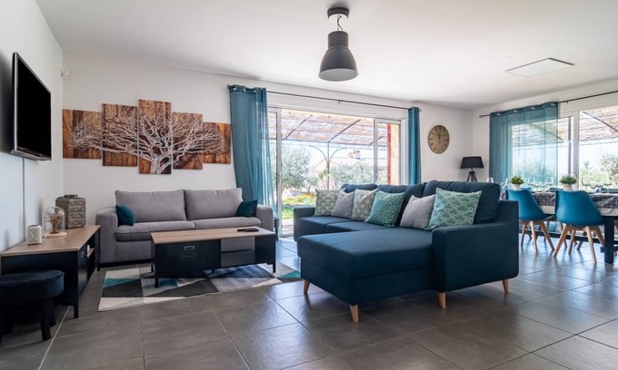 Aups House | 100 m² House ∙ 3 bedrooms ∙ 8 guests