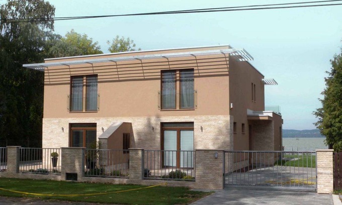Balatonszarszo House | 100 m² House ∙ 3 bedrooms ∙ 6 guests