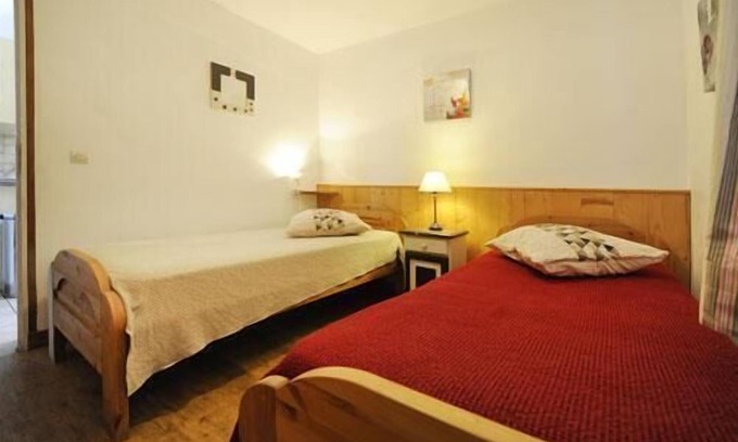Le Bettaix Apartment | 100m from ski slopes, 1st floor, sauna, balcony, parking, tv, ski locker, 60m², Les Menuires