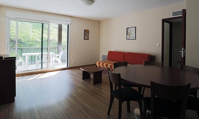 Peyragudes Apartment | 100m from ski slopes, 1st floor, parking, tv, ski locker, 53m², Peyragudes