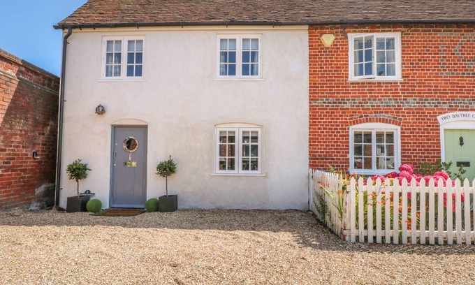 Lower Swanwick Cottage | 105 m² Cottage ∙ 2 bedrooms ∙ 6 guests