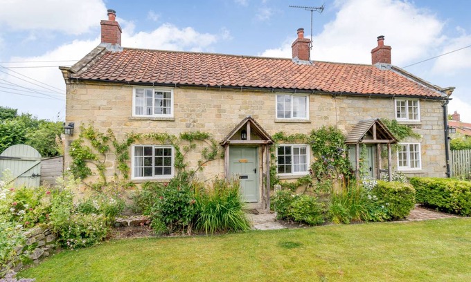 Cropton Cottage | 105 m² Cottage ∙ 2 bedrooms ∙ 4 guests