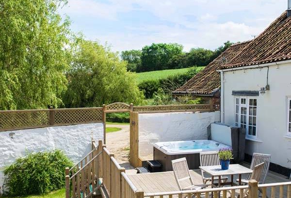 Burythorpe Cottage | 105 m² Cottage ∙ 2 bedrooms ∙ 4 guests